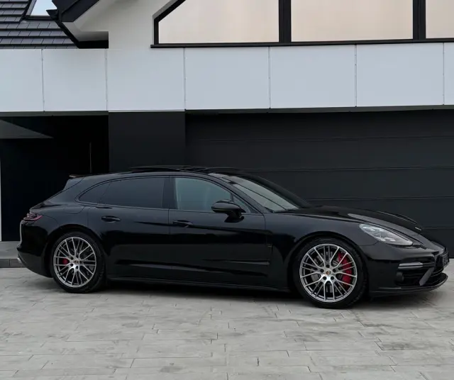 PORSCHE Panamera Turbo