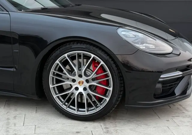 PORSCHE Panamera Turbo