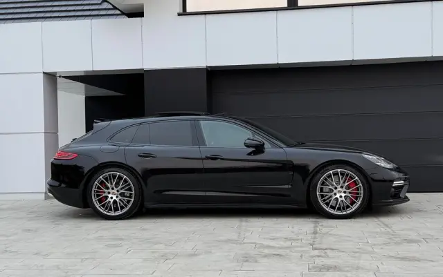 PORSCHE Panamera Turbo