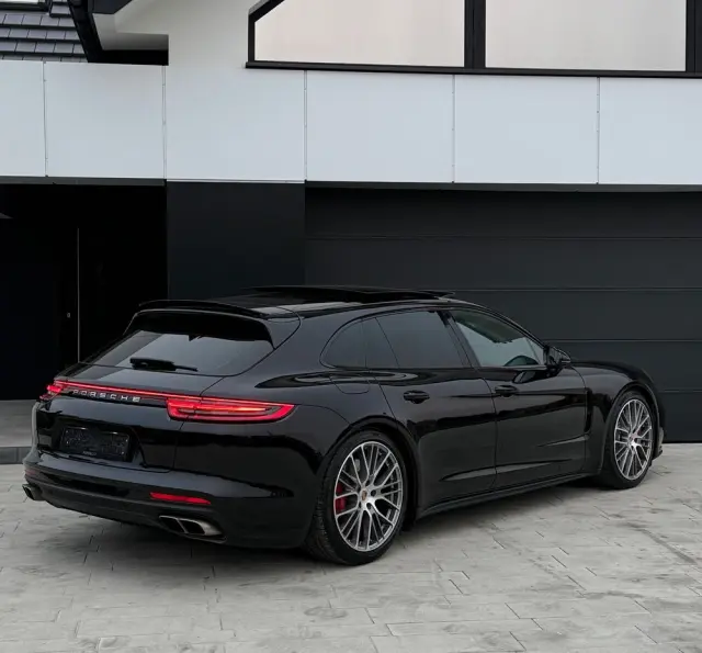 PORSCHE Panamera Turbo
