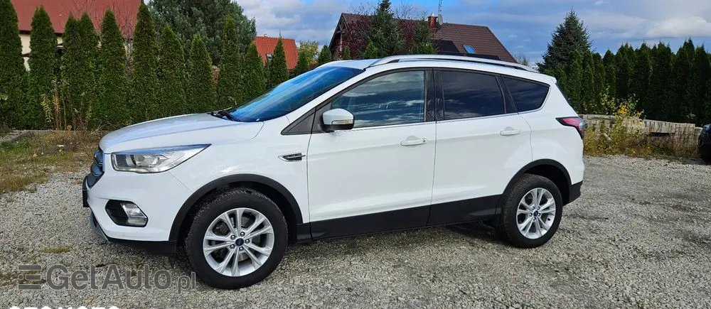 FORD Kuga 2.0 TDCi 2x4 Titanium