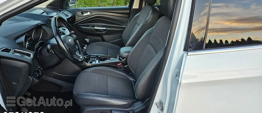 FORD Kuga 2.0 TDCi 2x4 Titanium