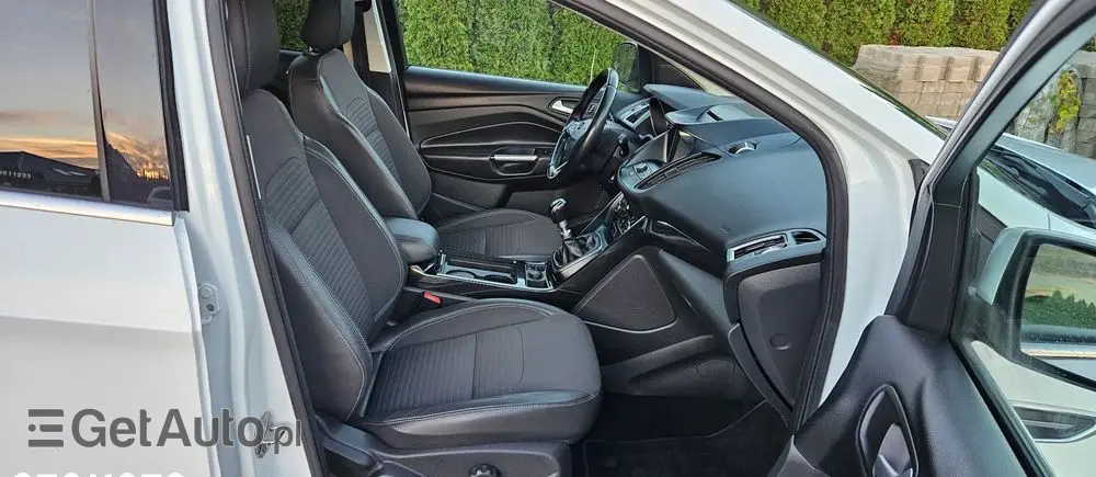 FORD Kuga 2.0 TDCi 2x4 Titanium