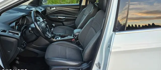 FORD Kuga 2.0 TDCi 2x4 Titanium