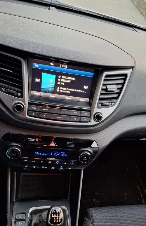 HYUNDAI Tucson 