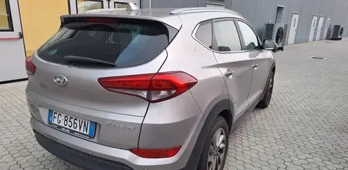 HYUNDAI Tucson 