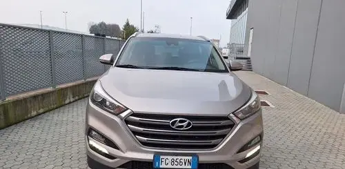 HYUNDAI Tucson 