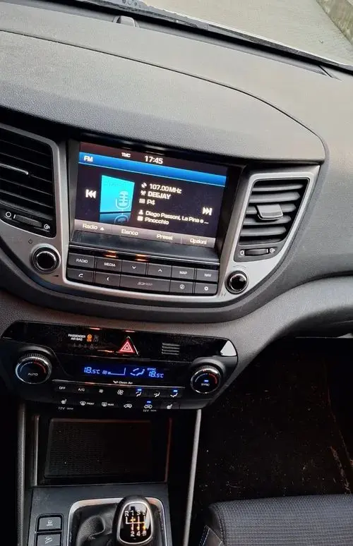 HYUNDAI Tucson 