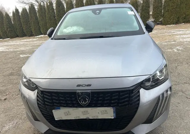 PEUGEOT 208 