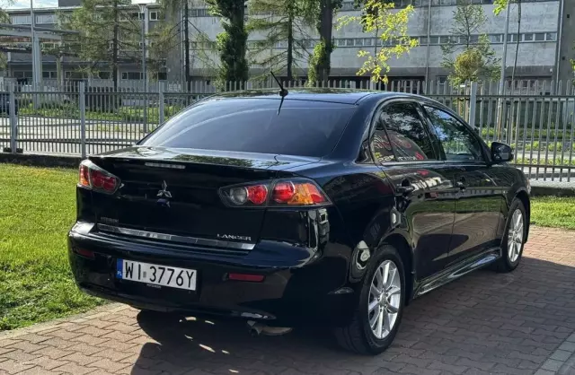 MITSUBISHI Lancer 