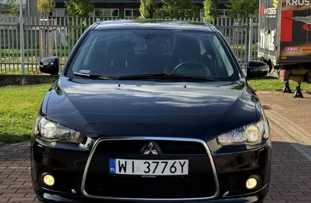 MITSUBISHI Lancer 