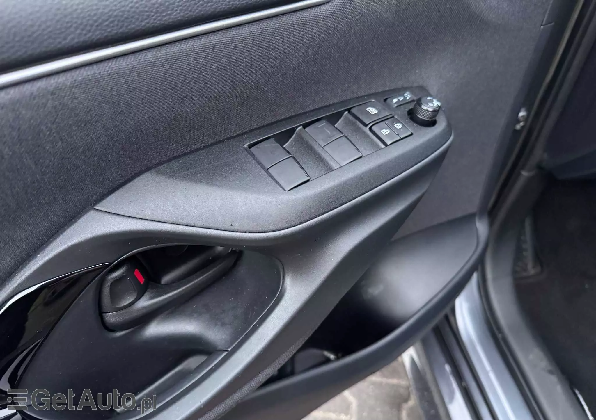 TOYOTA Yaris Hybrid 1.5 Comfort