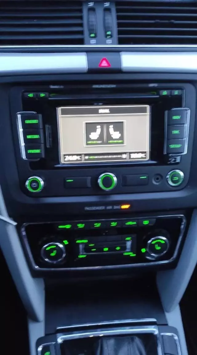 SKODA Superb 2.0 TDI CR DPF (138 KM)