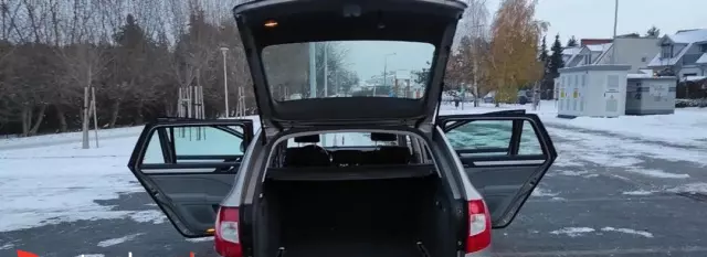 SKODA Superb 2.0 TDI CR DPF (138 KM)