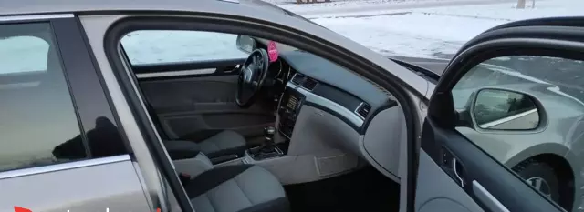 SKODA Superb 2.0 TDI CR DPF (138 KM)