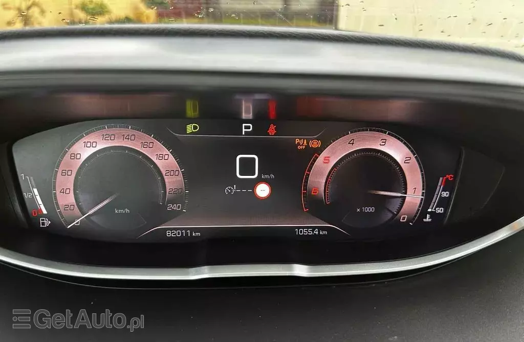 PEUGEOT 5008 