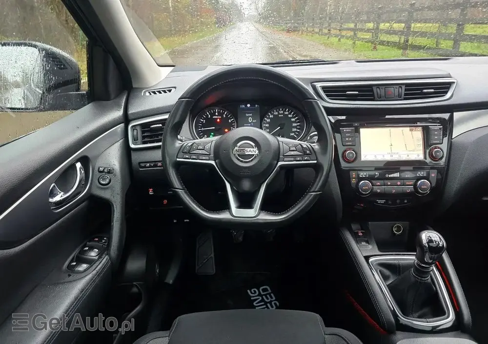 NISSAN Qashqai 1.3 DIG-T Tekna