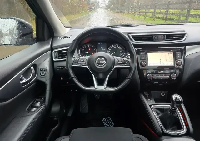 NISSAN Qashqai 1.3 DIG-T Tekna