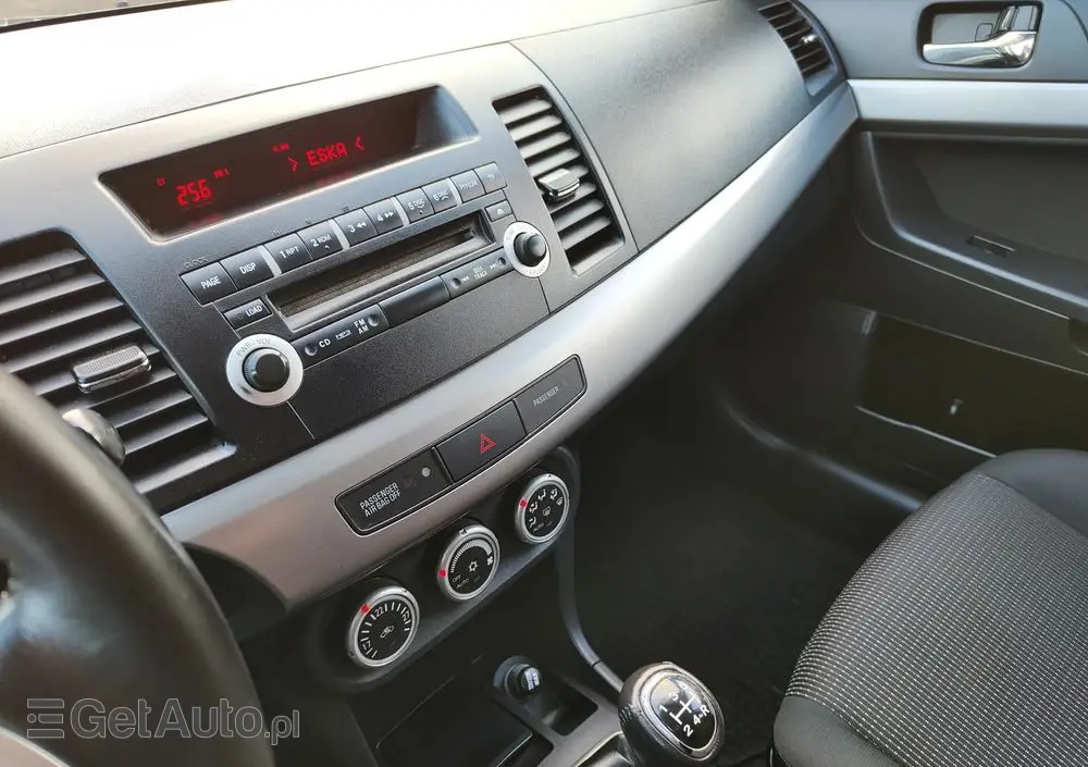 MITSUBISHI Lancer 1.8 Intense