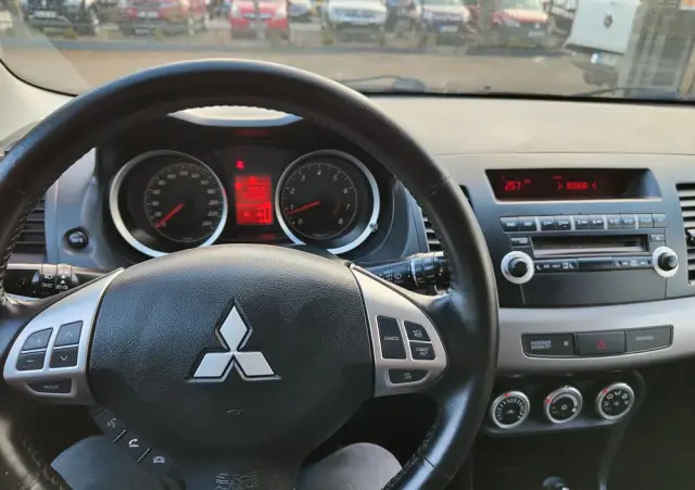 MITSUBISHI Lancer 1.8 Intense