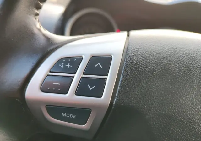 MITSUBISHI Lancer 1.8 Intense