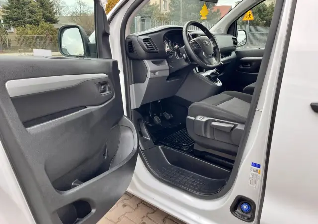 TOYOTA PROACE VERSO LONG / BRYGADÓWKA / SALON POLSKA / BEZWYPADKOWA / DOSTĘPNA OD RĘKI 