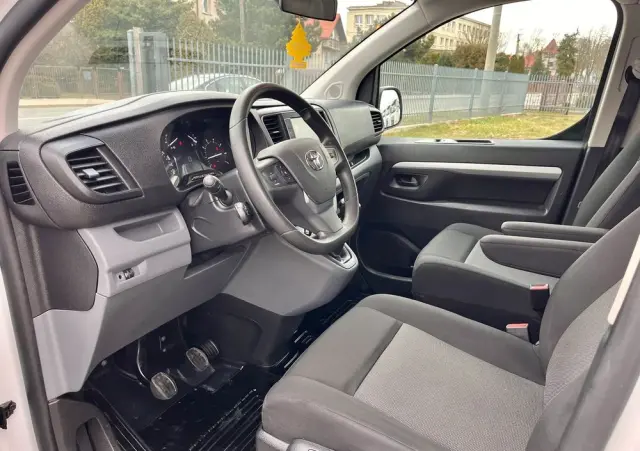 TOYOTA PROACE VERSO LONG / BRYGADÓWKA / SALON POLSKA / BEZWYPADKOWA / DOSTĘPNA OD RĘKI 