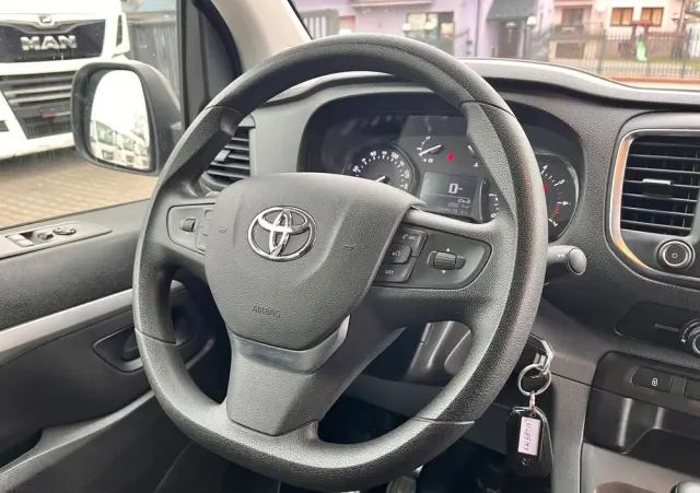 TOYOTA PROACE VERSO LONG / BRYGADÓWKA / SALON POLSKA / BEZWYPADKOWA / DOSTĘPNA OD RĘKI 