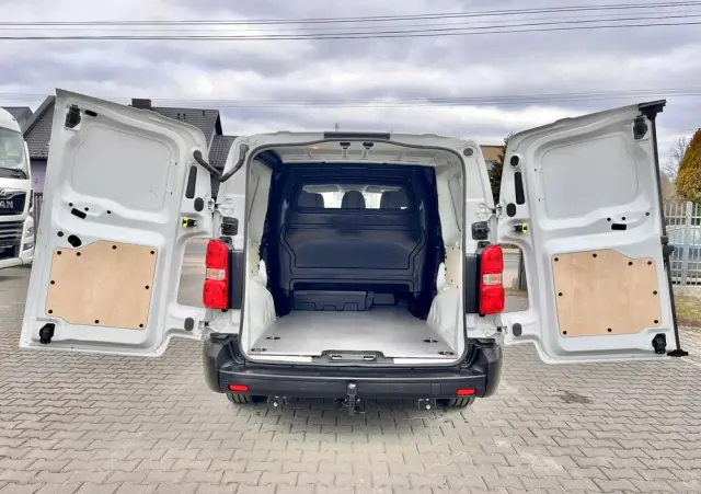 TOYOTA PROACE VERSO LONG / BRYGADÓWKA / SALON POLSKA / BEZWYPADKOWA / DOSTĘPNA OD RĘKI 