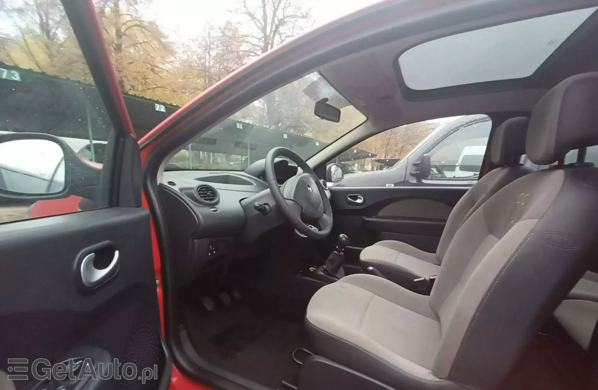 RENAULT Twingo 