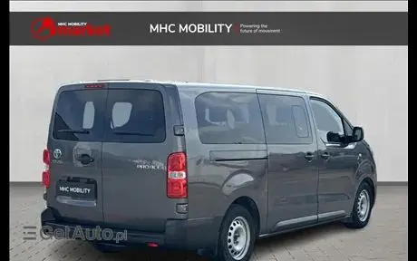 TOYOTA Proace 