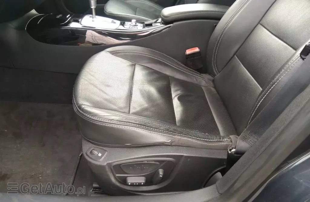 RENAULT Laguna Initiale 175 Aut.