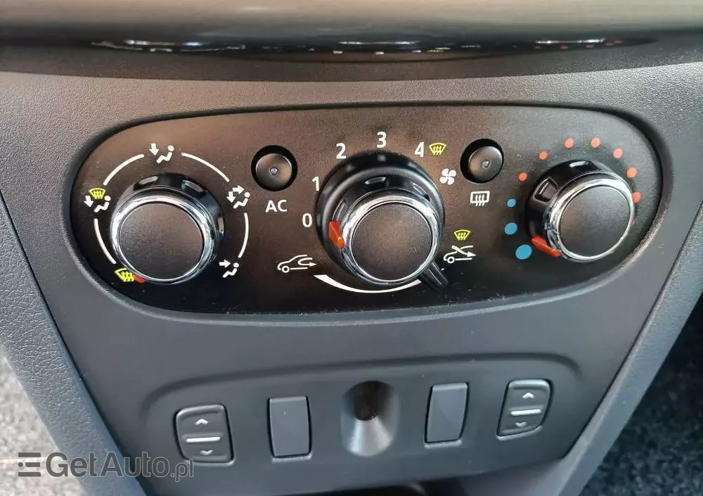 DACIA Sandero 0.9 TCe Laureate