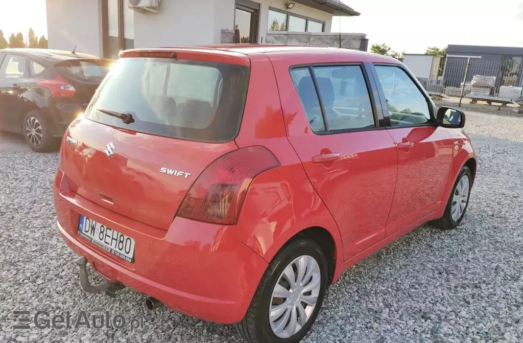 SUZUKI Swift 