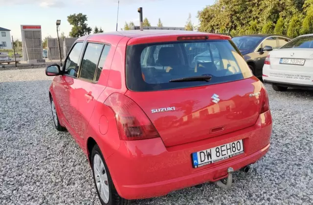 SUZUKI Swift 