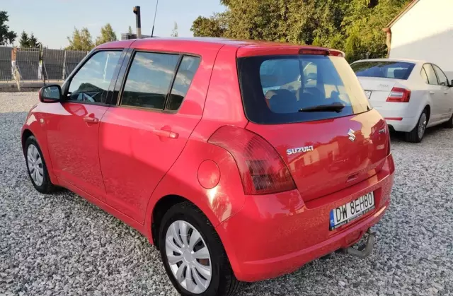 SUZUKI Swift 