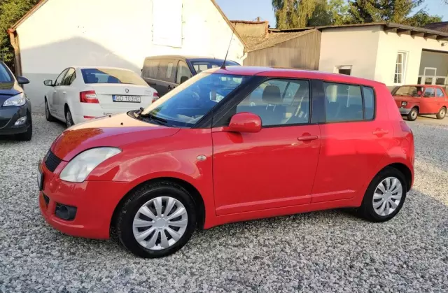 SUZUKI Swift 