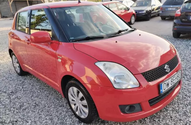 SUZUKI Swift 