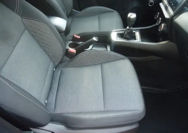 RENAULT Captur 1.0 TCe Equilibre