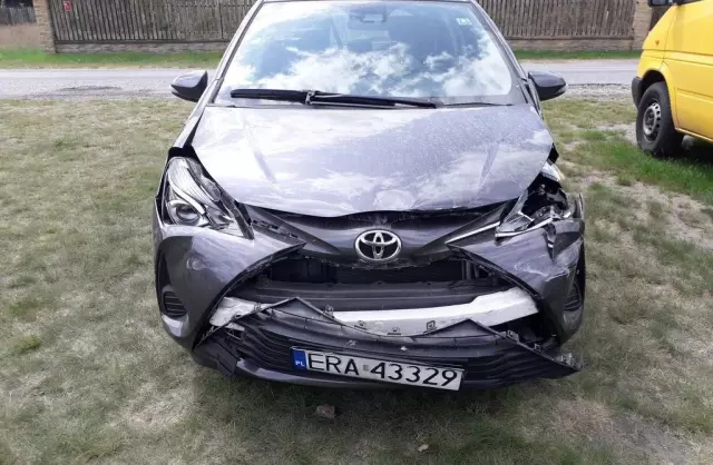 TOYOTA Yaris 1.0 VVT-i (69 KM)