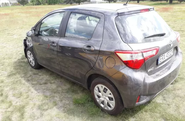TOYOTA Yaris 1.0 VVT-i (69 KM)