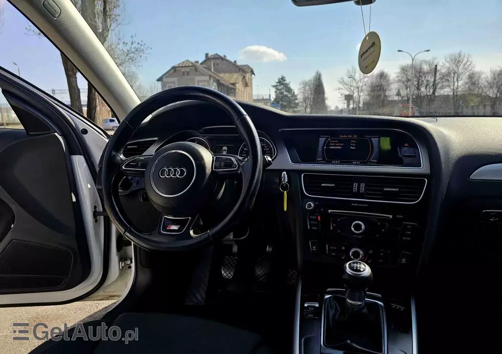 AUDI A4 2.0 TDI Quattro Line