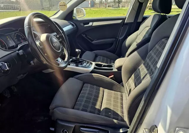AUDI A4 2.0 TDI Quattro Line