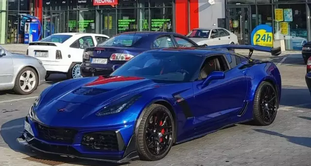 CHEVROLET Corvette 