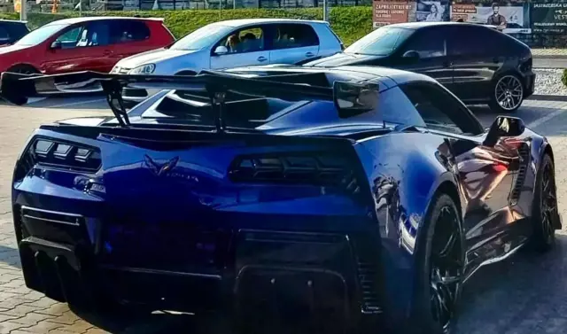 CHEVROLET Corvette 