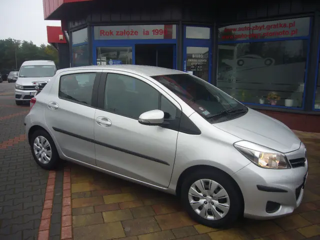TOYOTA Yaris 