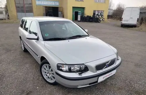 VOLVO V70 