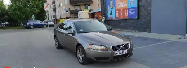 VOLVO S80 