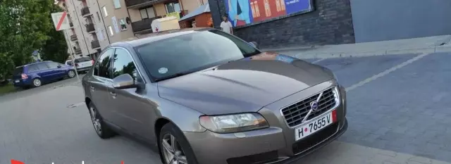 VOLVO S80 