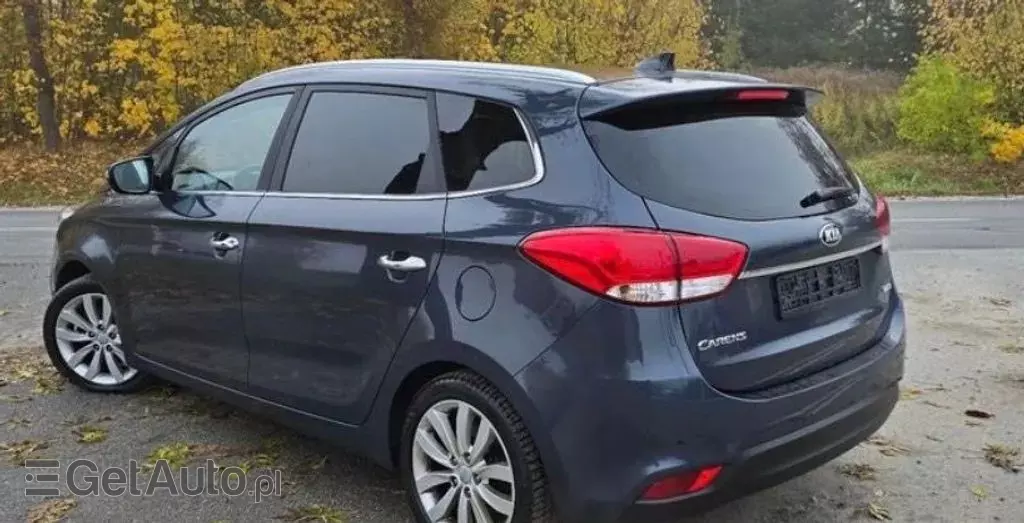 KIA Carens 